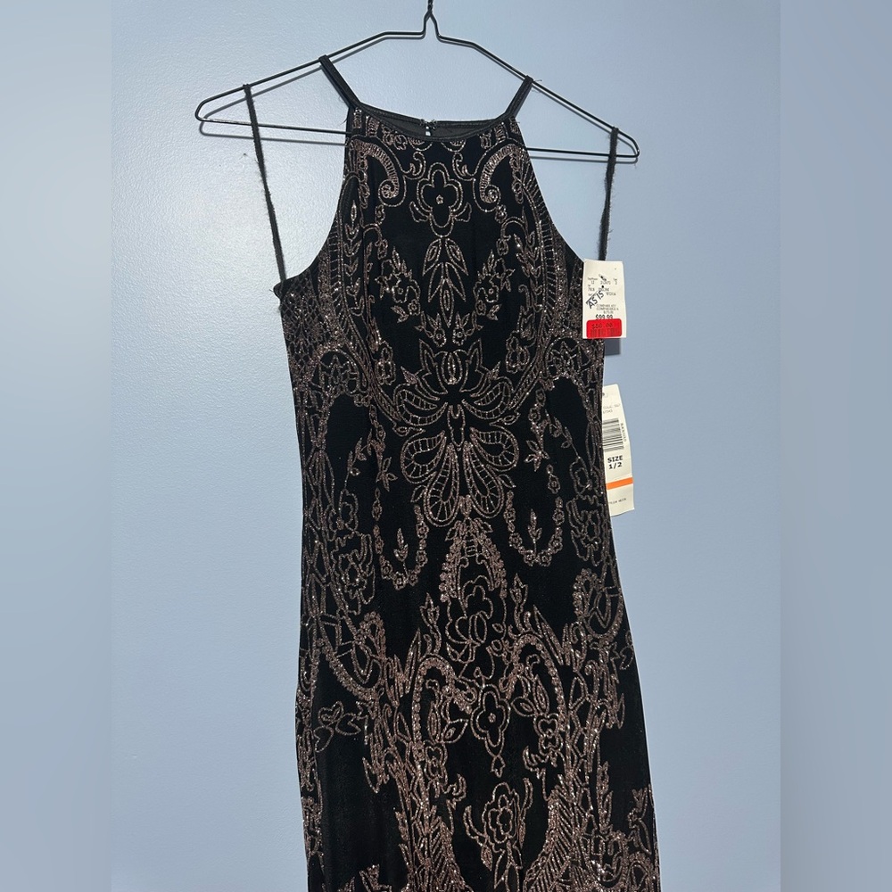 Elegant Black Floral Dress with sparkles body contour long *has damage to bottom